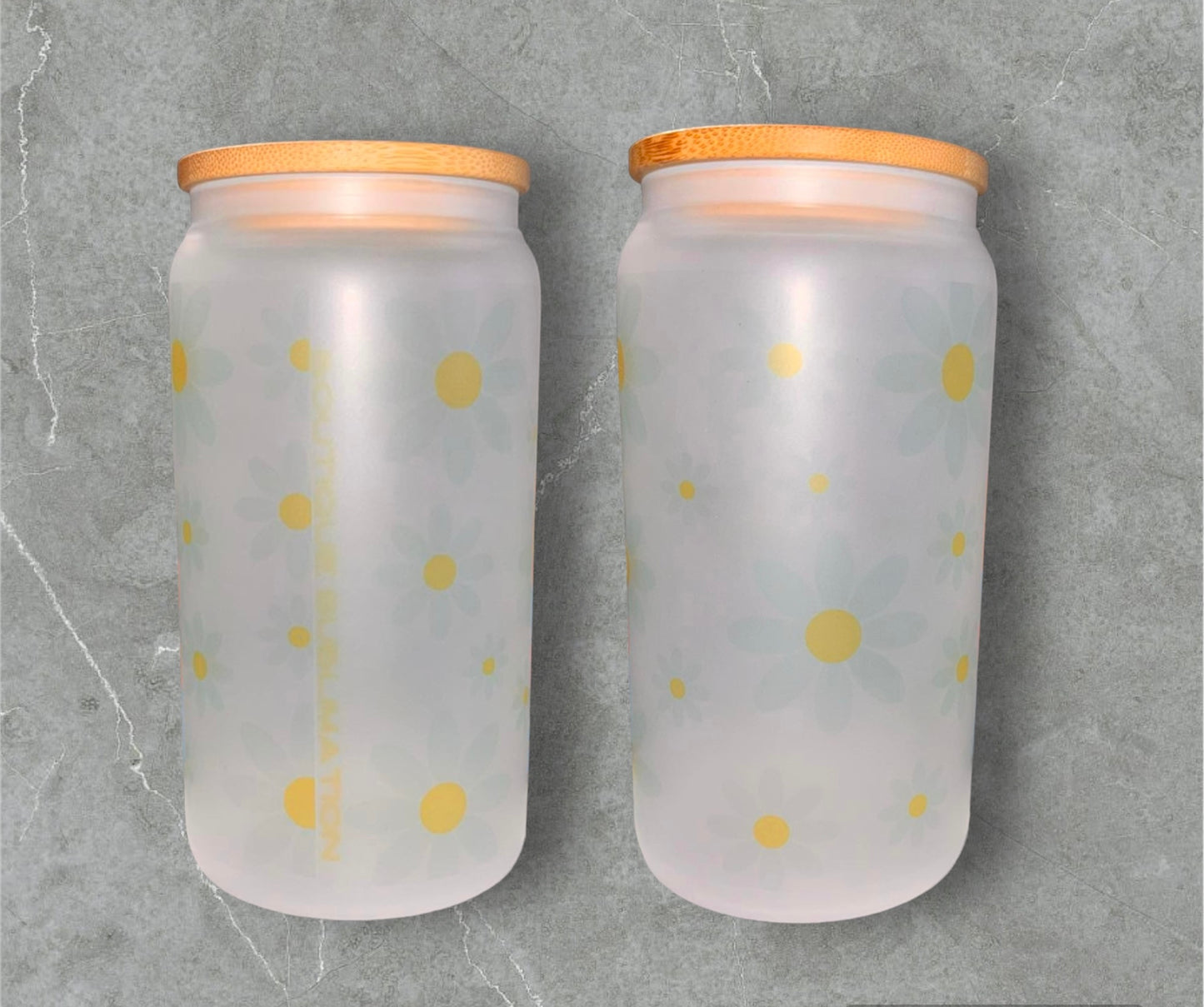 Gobelet en verre avec paille en verre