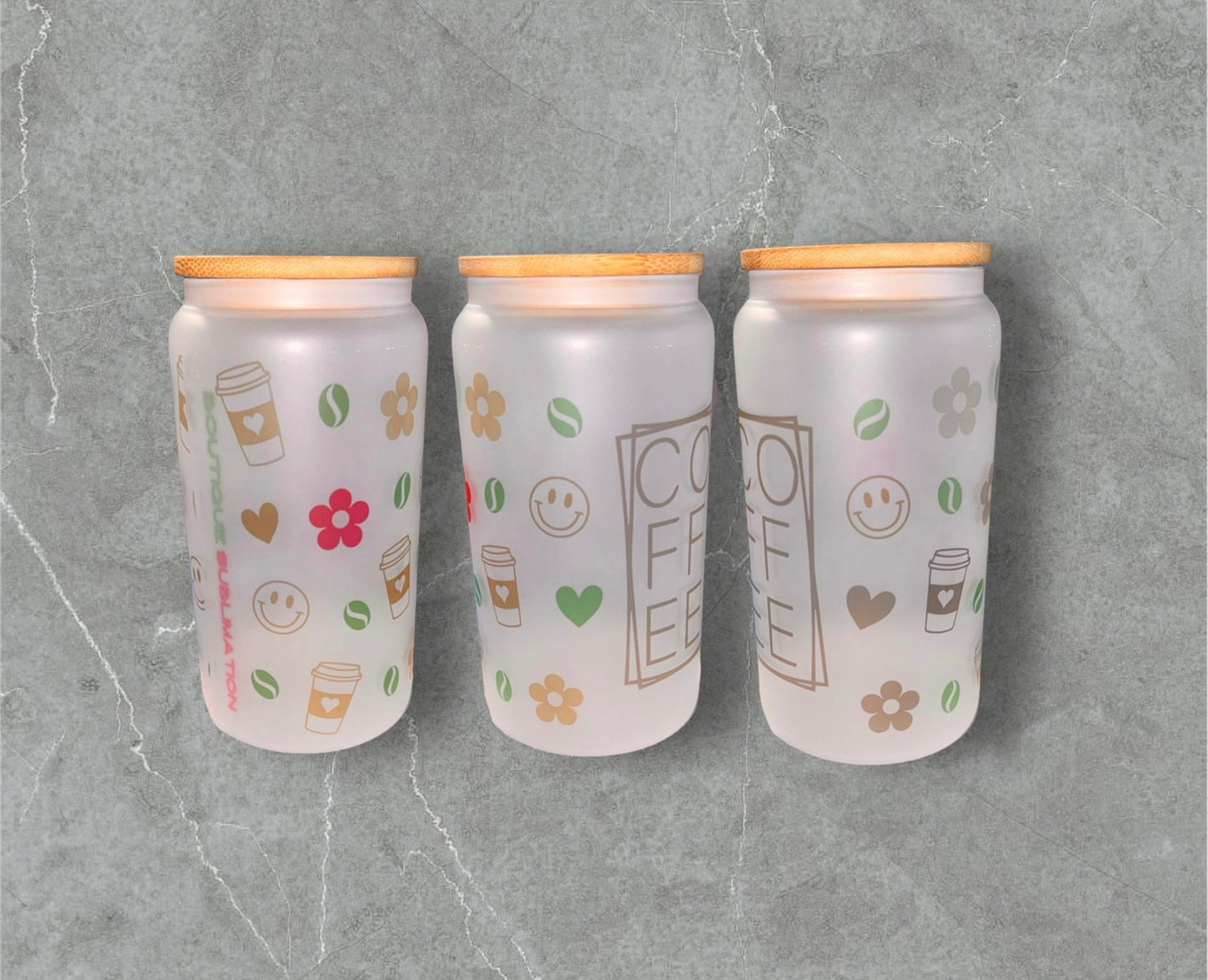 Gobelet en verre avec paille en verre